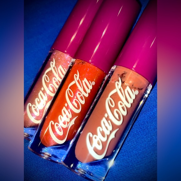 COCA COLA LIP GLOSS -  LIMITED-EDITION 3 PIECE SET - Picture 7 of 7